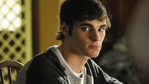 RJ Mitte said he paid more in taxes than he earned on Breaking Bad months before his death — News news on dripviewz