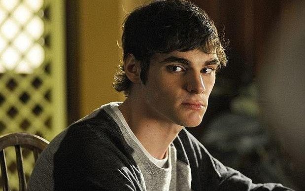 RJ Mitte said he paid more in taxes than he earned on Breaking Bad months before his death — News story on dripviewz