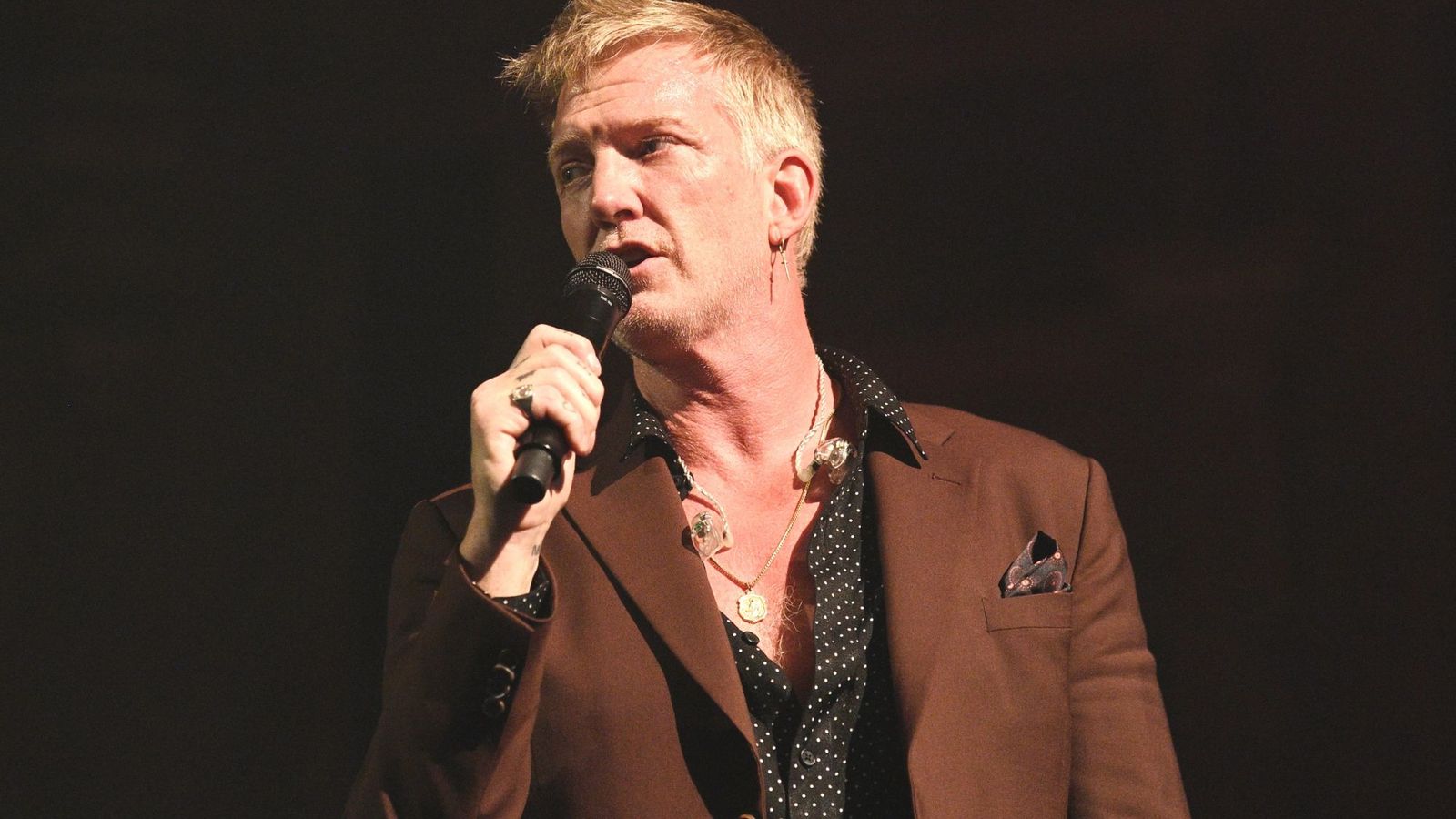 Queens Of The Stone Age launch their own complaints hotline: "No bitching too big. No whiny too tiny" — News news on dripviewz
