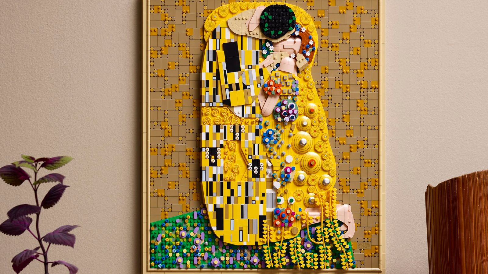 Lego's latest art set is a literal masterpiece with Gustav Klimt's The Kiss — News news on dripviewz