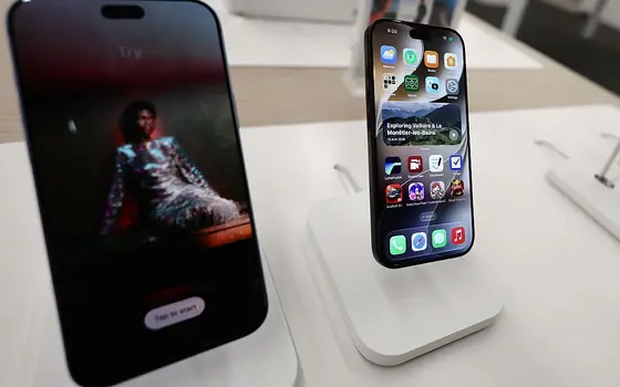 Global smartphone market sinks to lowest level in 14 years