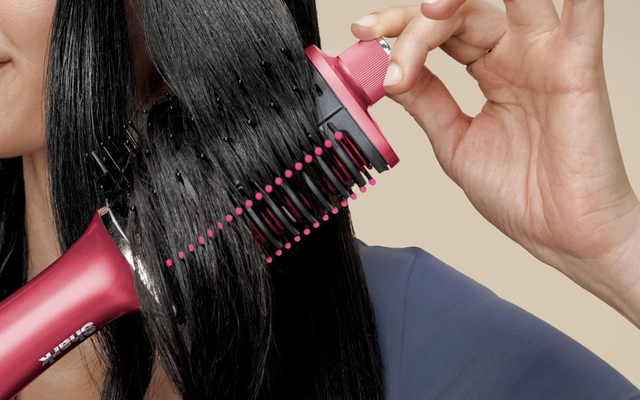 The Shark Glossi is now $130 cheaper than Dysons rivaling AirSmooth dryer brush — News story on dripviewz