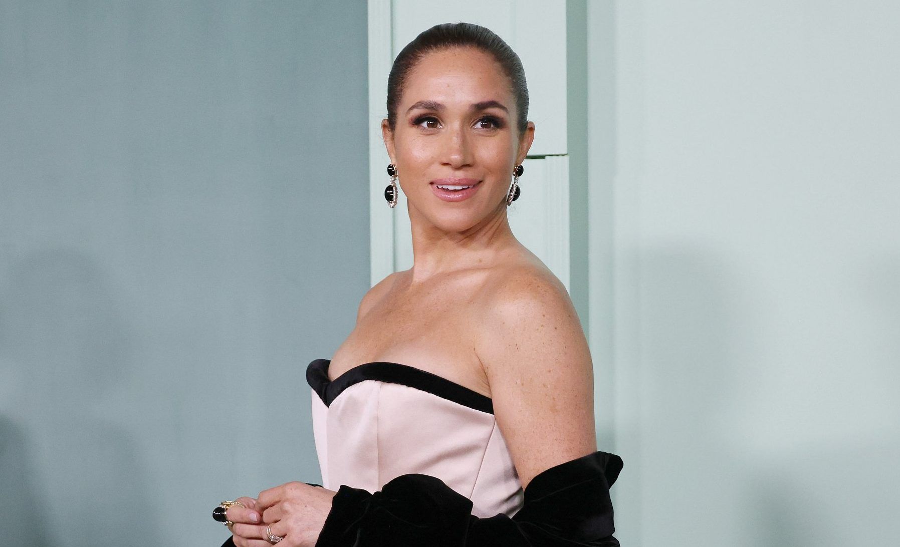 Meghan Markle's friends claim she was 'used' to promote The Gentlemen — News story on dripviewz