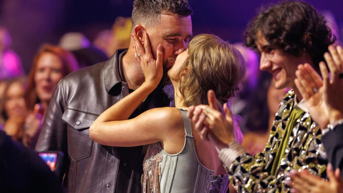 We Knew It! Taylor Swift Hits the Red Carpet for 'Toy Story 5' L.A. Premiere: See Photos — Fashion news on dripviewz