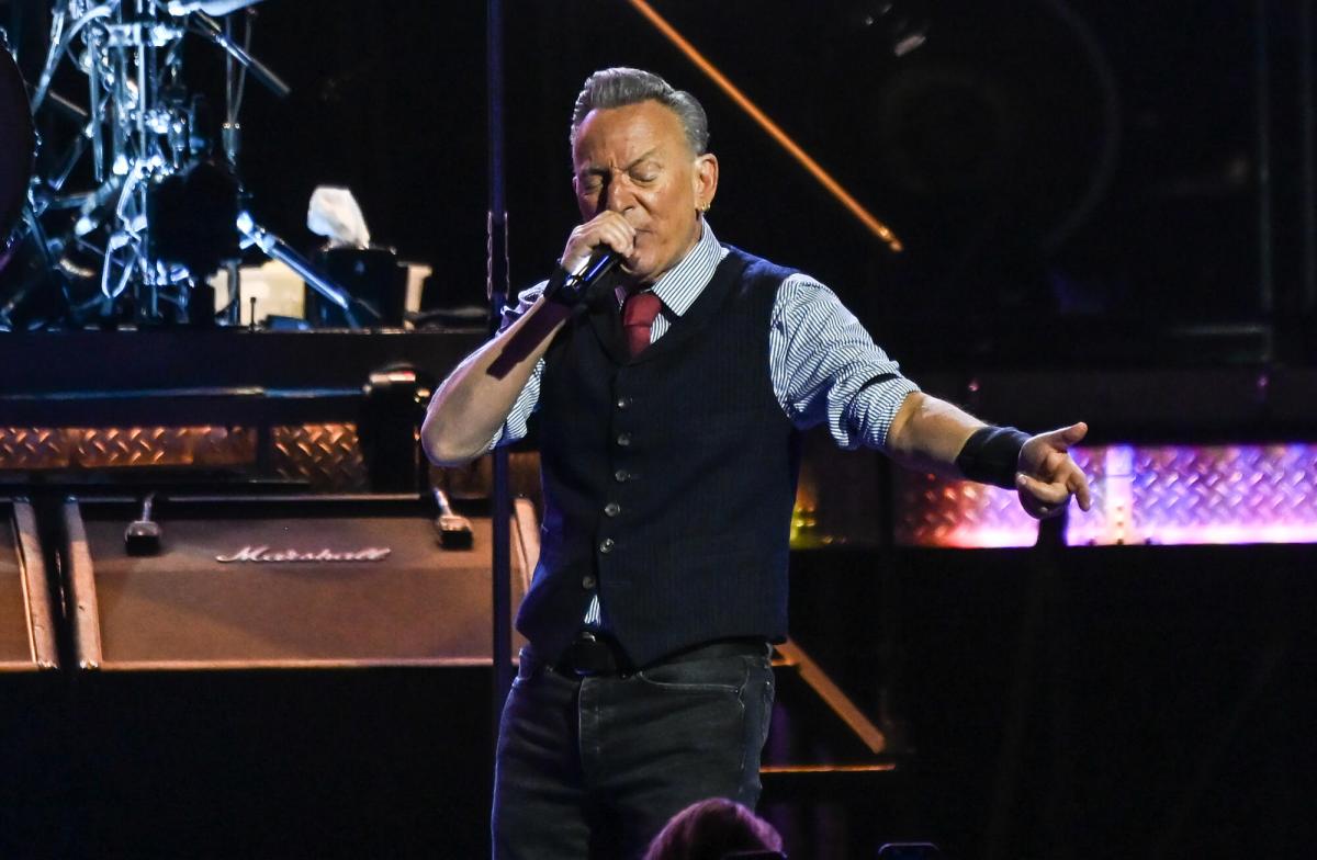 Bruce Springsteen, Colin Kaepernick Honored With New ACLU Award