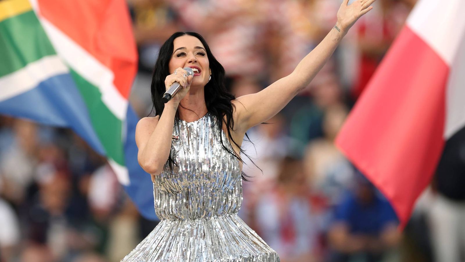 Katy Perry apologises after Werchter Boutique headline set cancelled due to severe weather warnings — News news on dripviewz