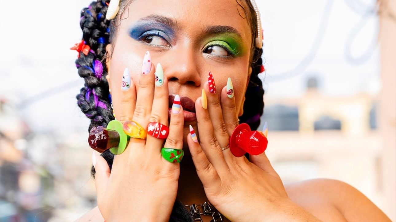 MOLIY drops 'BADDIES <3 MOLIY' mixtape feat. Tyla, Sarkodie, Skillibeng & more — Music news on dripviewz