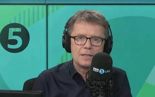 BBC Radio 5 presenter Nicky Campbell forced to apologise after 'repeatedly using homophobic slur' — Politics story on dripviewz