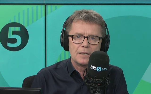 BBC Radio 5 presenter Nicky Campbell forced to apologise after 'repeatedly using homophobic slur' — Politics story on dripviewz