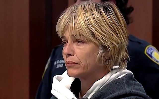 Selma Blair shuts down 'outrageous' claims about her illness after plane arrest — News story on dripviewz