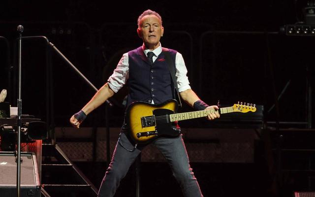 Watch Bruce Springsteen joined by Bon Jovi, Public Enemy and others at star-studded New Jersey show — News story on dripviewz