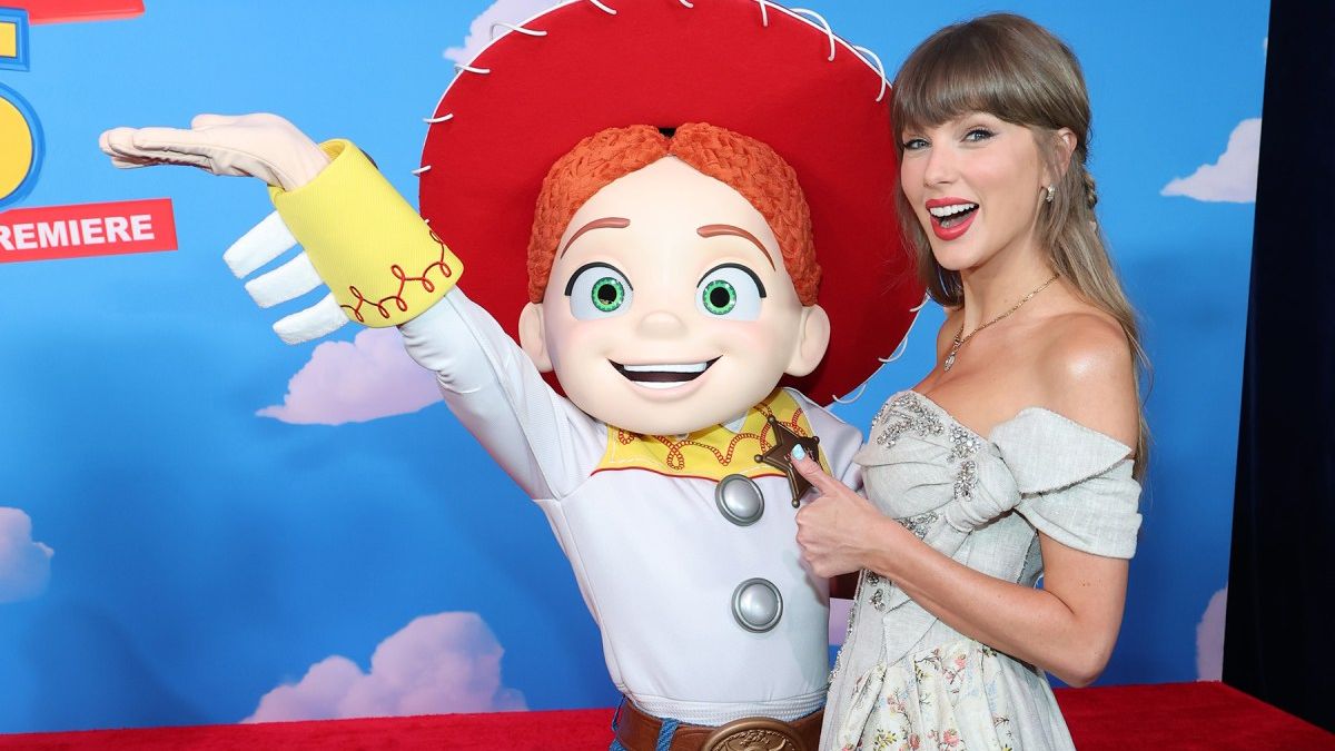 Taylor Swift & Haim Sisters Sit Courtside at NBA Finals Game 4: And You Have to See Their Hilarious Homemade Knicks Shirts — Sports news on dripviewz
