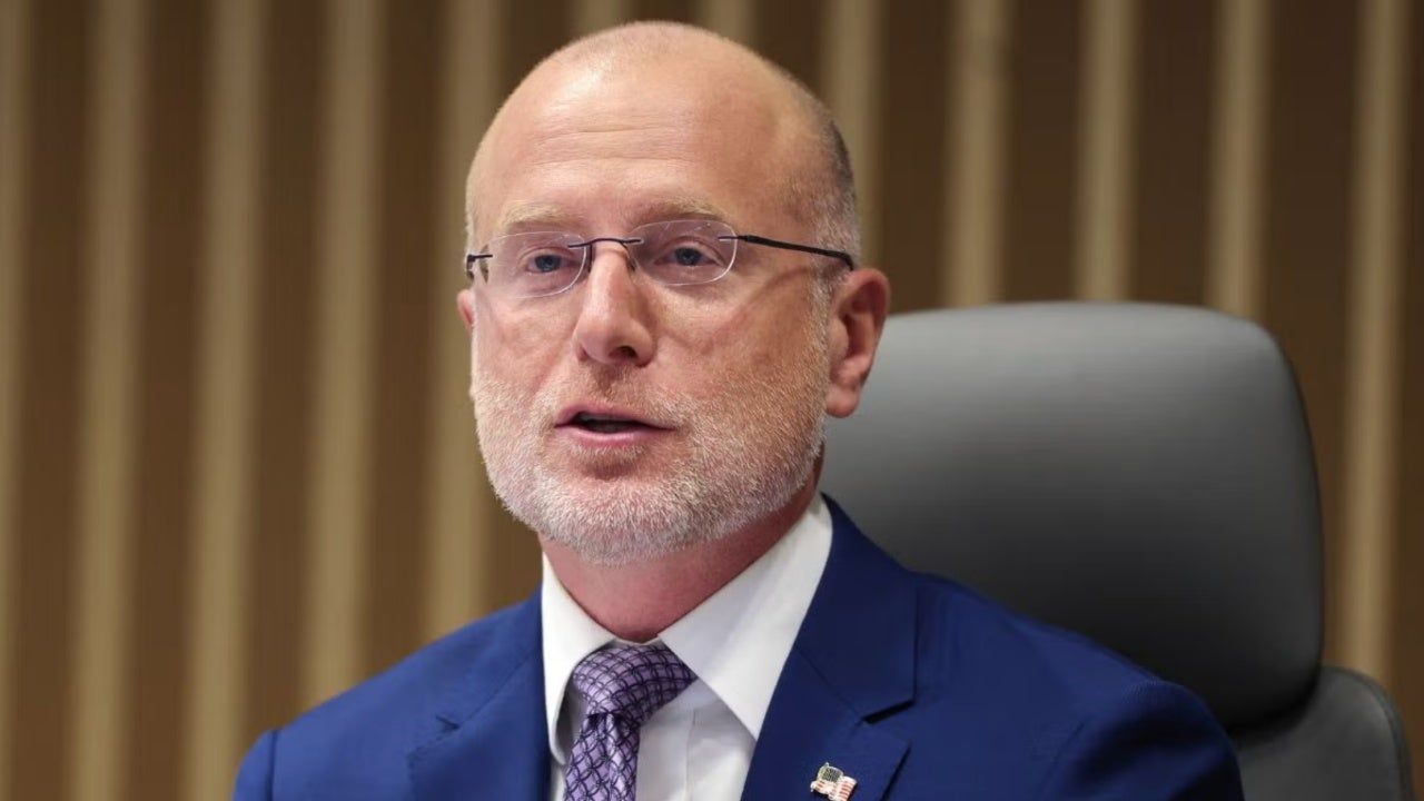 Brendan Carr Dodges Questions About Public Execution Livestream: 'I Trust Secretary Hegseth' — News news on dripviewz