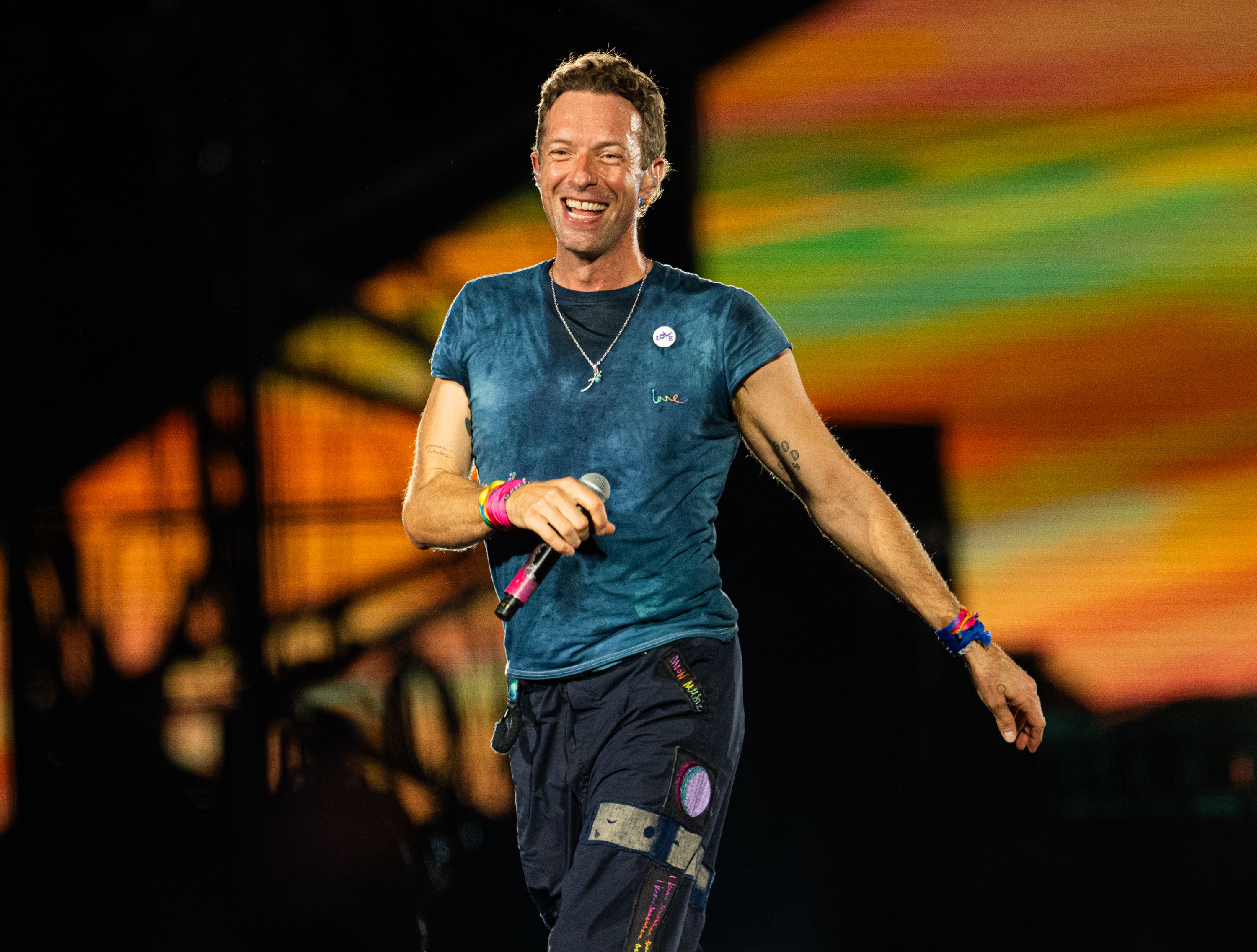 The Coldplay kiss cam scandal happened a year ago and we're still not over it