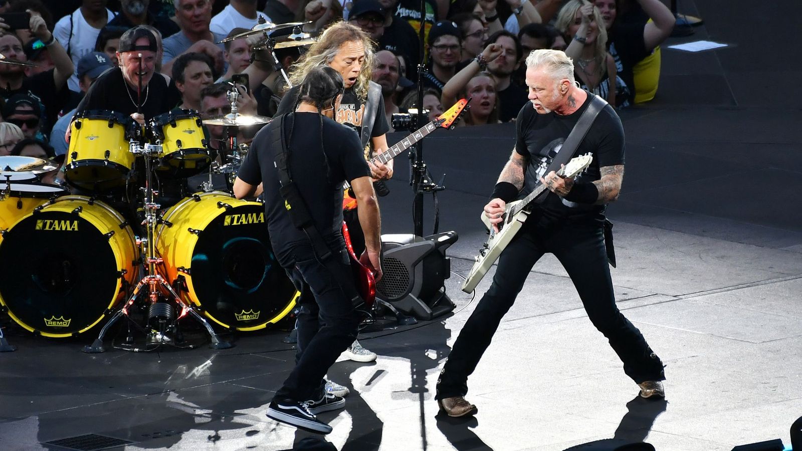 Here's what went down when Metallica kicked off the first of their two "no repeats" shows at London Stadium — News news on dripviewz