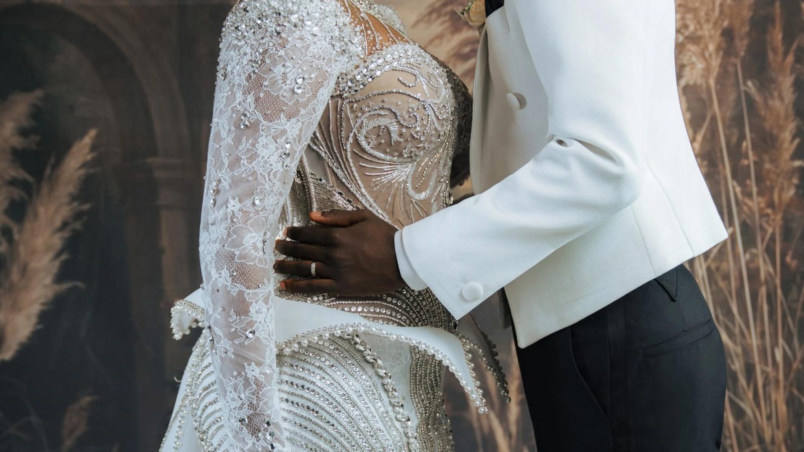 Jarvis and Peller Just Gave Us One of the Most Beautiful White Wedding Looks of the Year — News news on dripviewz