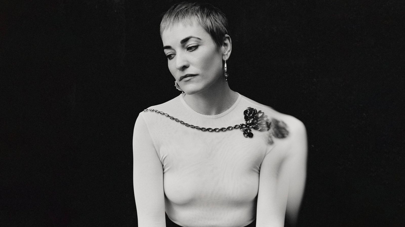 Lankum's Radie Peat weighs up "two extremes" of relationship on haunting debut solo single, 'Still I Love Him' — News news on dripviewz