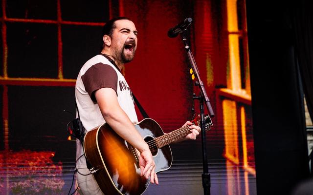 Noah Kahan calls out fans for stealing road signs and shitting in their seats at gigs: "If you have to poop at a show please dear god just go to the bathroom"