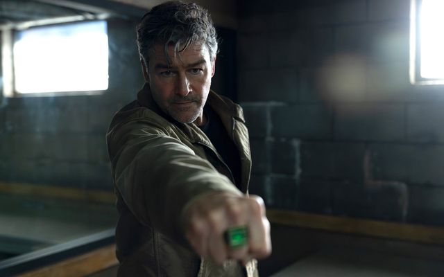 This new crime thriller is a sci-fi True Detective, and I couldn't stop watching — News story on dripviewz