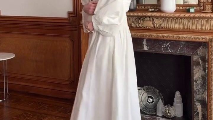 Anne Hathaway, 43, announces she's pregnant with third baby in sweet reveal — News news on dripviewz