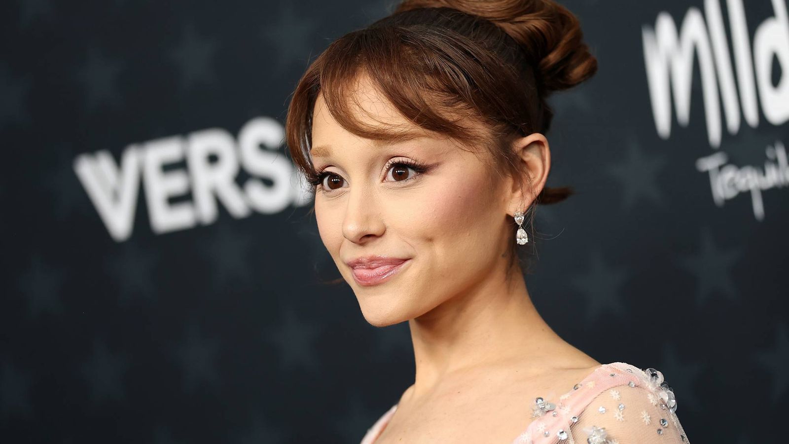 Ariana Grande launches foundation to provide support for LGBTQ+ community — Politics news on dripviewz
