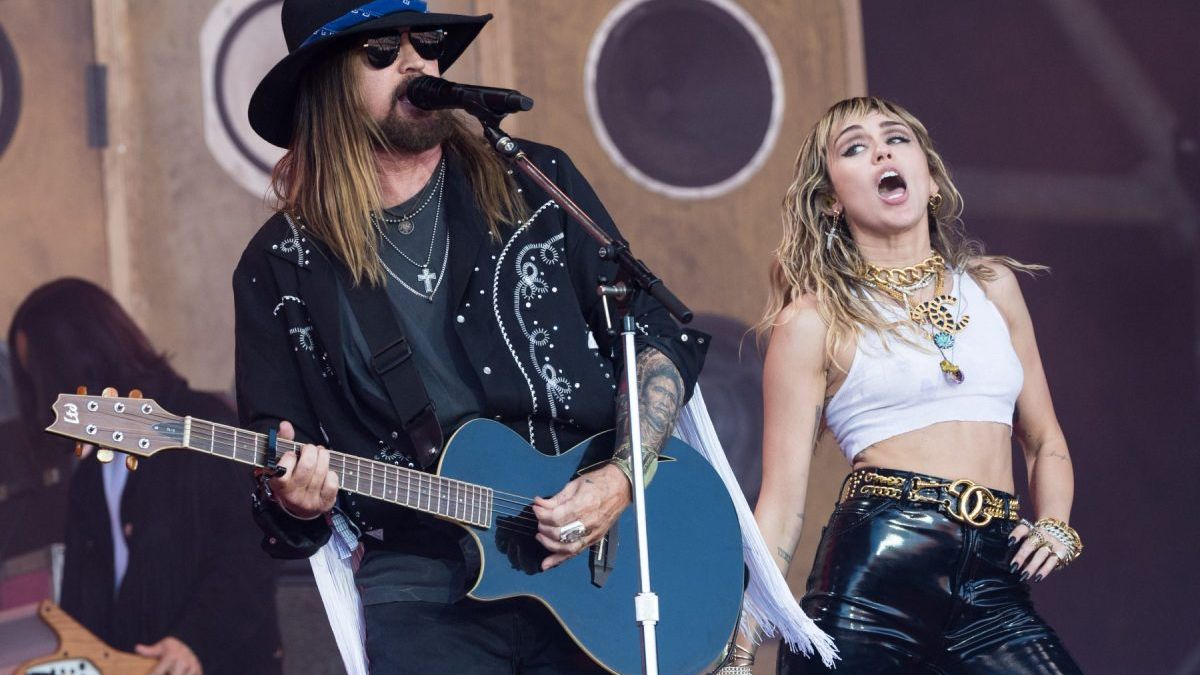 Miley Cyrus Gushes About No. 1 Debut For 'Bass Persuades': To the Fans You Make My World Go Round' — News news on dripviewz