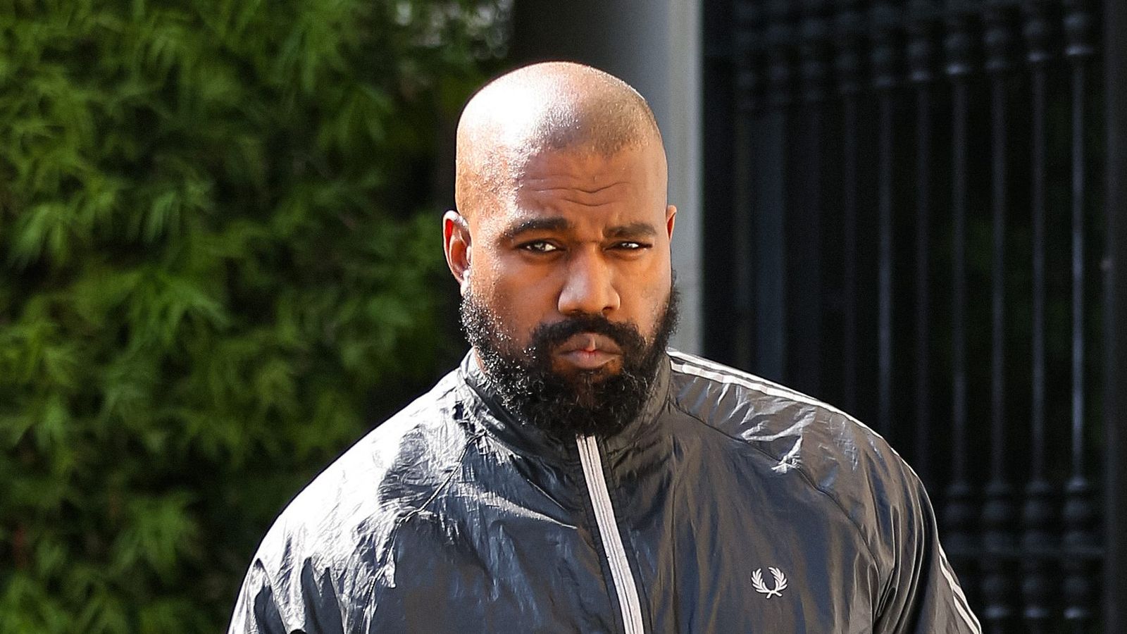 Kanye West trying to convince authorities to let him perform in UK again — Music news on dripviewz
