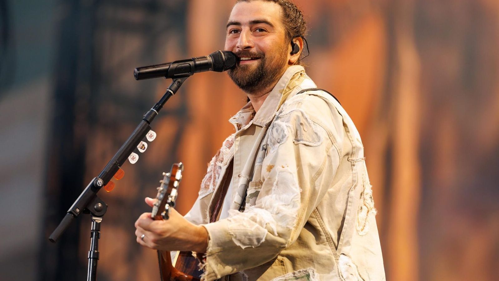 Noah Kahan Endorses Mass. Bill to Cap Ticket Resale Prices: 'I Love My Fans and Want to Protect Them' — News news on dripviewz
