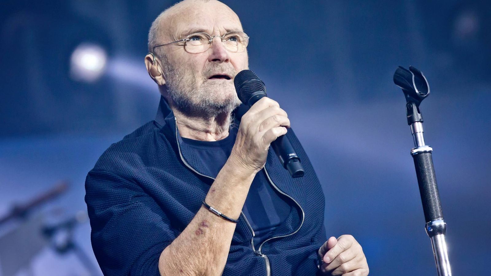 Phil Collins reveals alcohol addiction left him on life support in 2024: "People were coming to say goodbye" — News news on dripviewz
