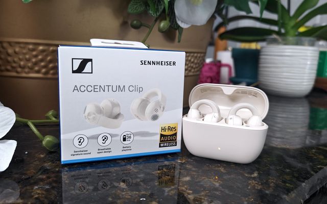 Sennheiser Accentum Clip open earbuds are elite. There's just one major issue — News story on dripviewz