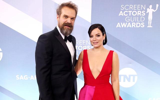 David Harbour breaks silence on "weird" experience of Lily Allen detailing break-up on 'West End Girl' — News story on dripviewz