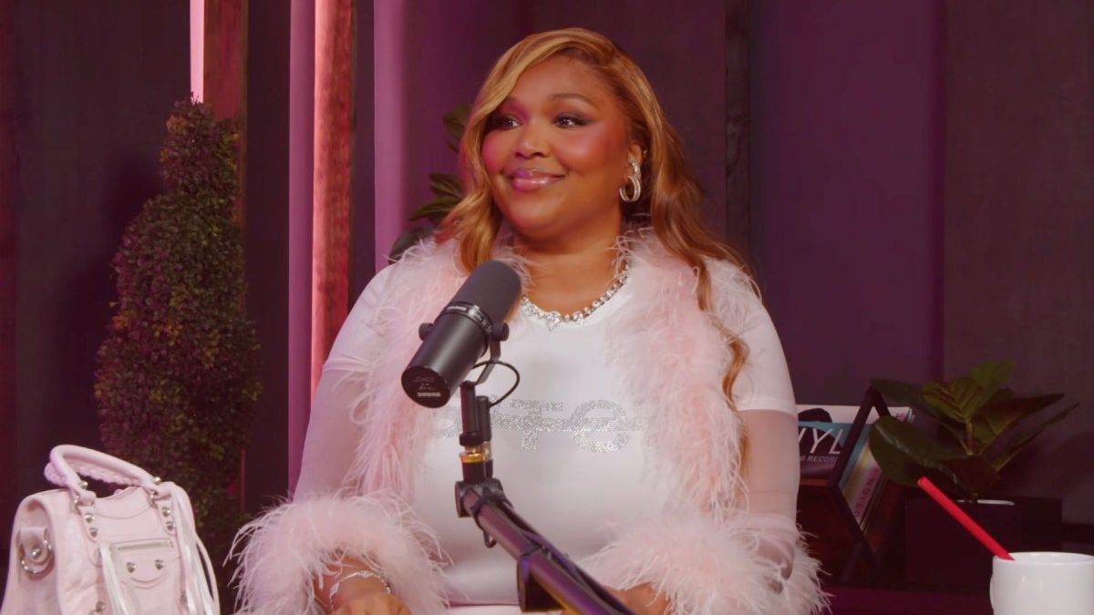 Lizzo Is 'That Grrrl' In 'Sports Illustrated' Swimsuit Cover Debut: 'My Newest Fantasy Is Feeling Good in My Body & Enjoying My Life' — News news on dripviewz