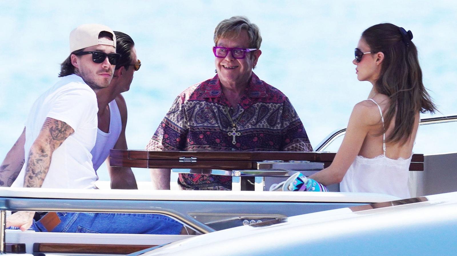 Brooklyn Beckham and Nicola Peltz holiday with family feud 'peacemaker' Elton John — News news on dripviewz