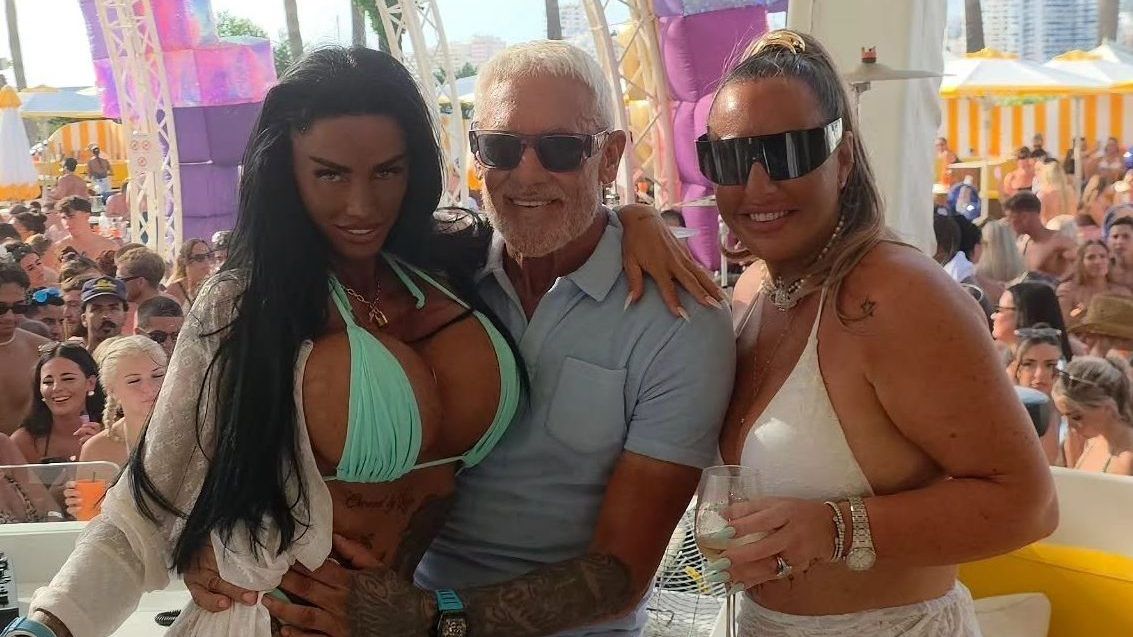 Katie Price risks Lee Andrews' fury after cuddling up to Wayne Lineker — News news on dripviewz