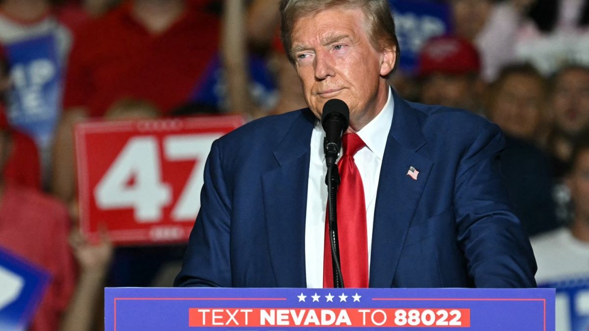 White House Mocks Taylor Swift and Travis Kelce's Wedding With Edited MSG Sign — Politics news on dripviewz