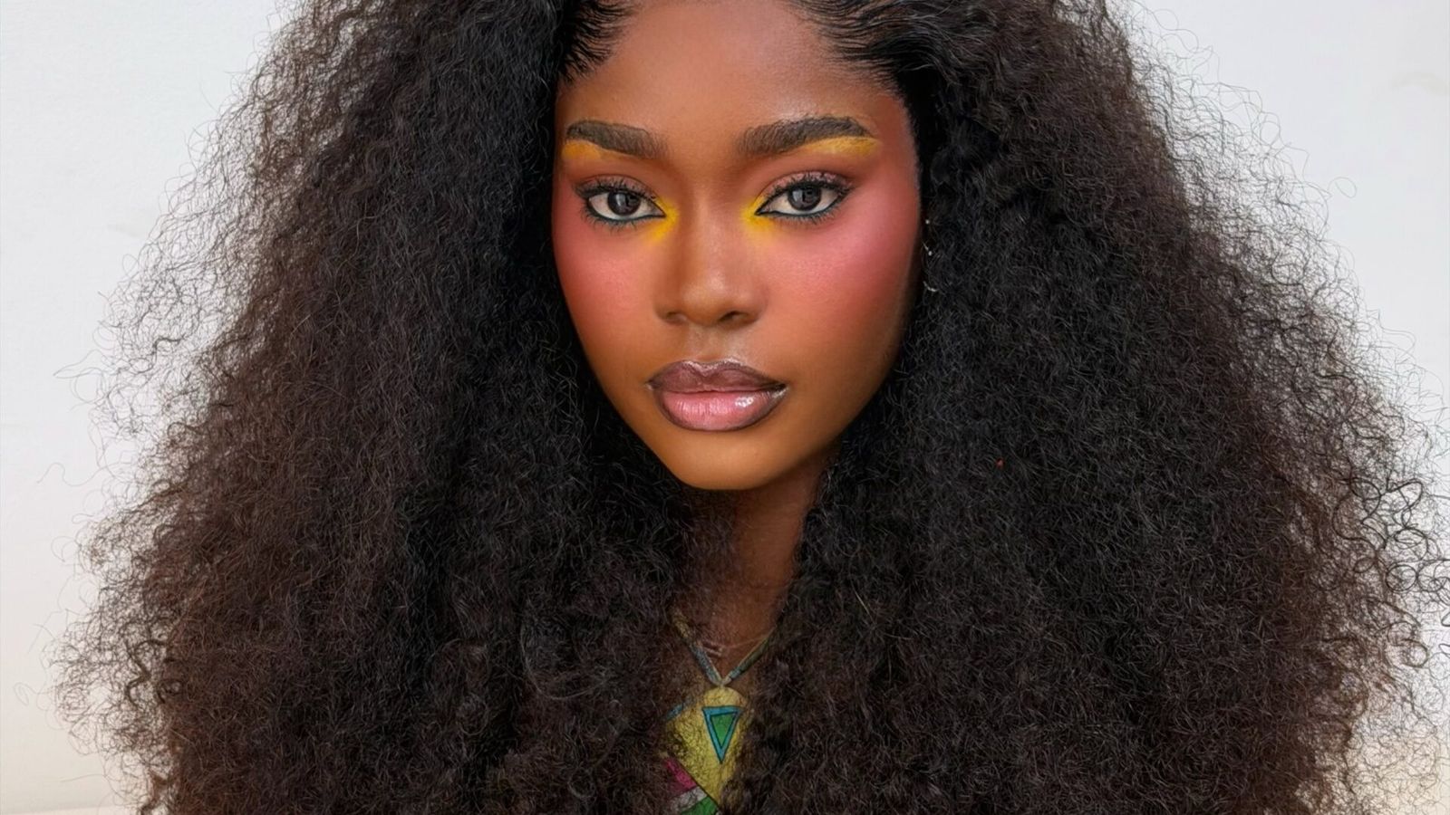 Dede Ashiogwu's Bold Sunset Glam Deserves a Spot on Your Beauty Mood Board — News news on dripviewz
