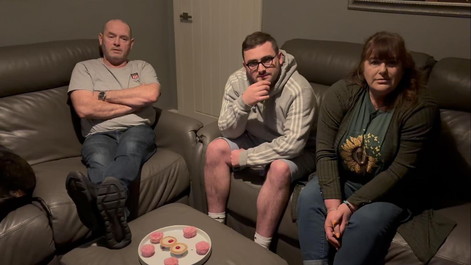 Gogglebox star Shaun Malone Jr, 31, reveals staples in his head after brain surgery — Reality Tv news on dripviewz