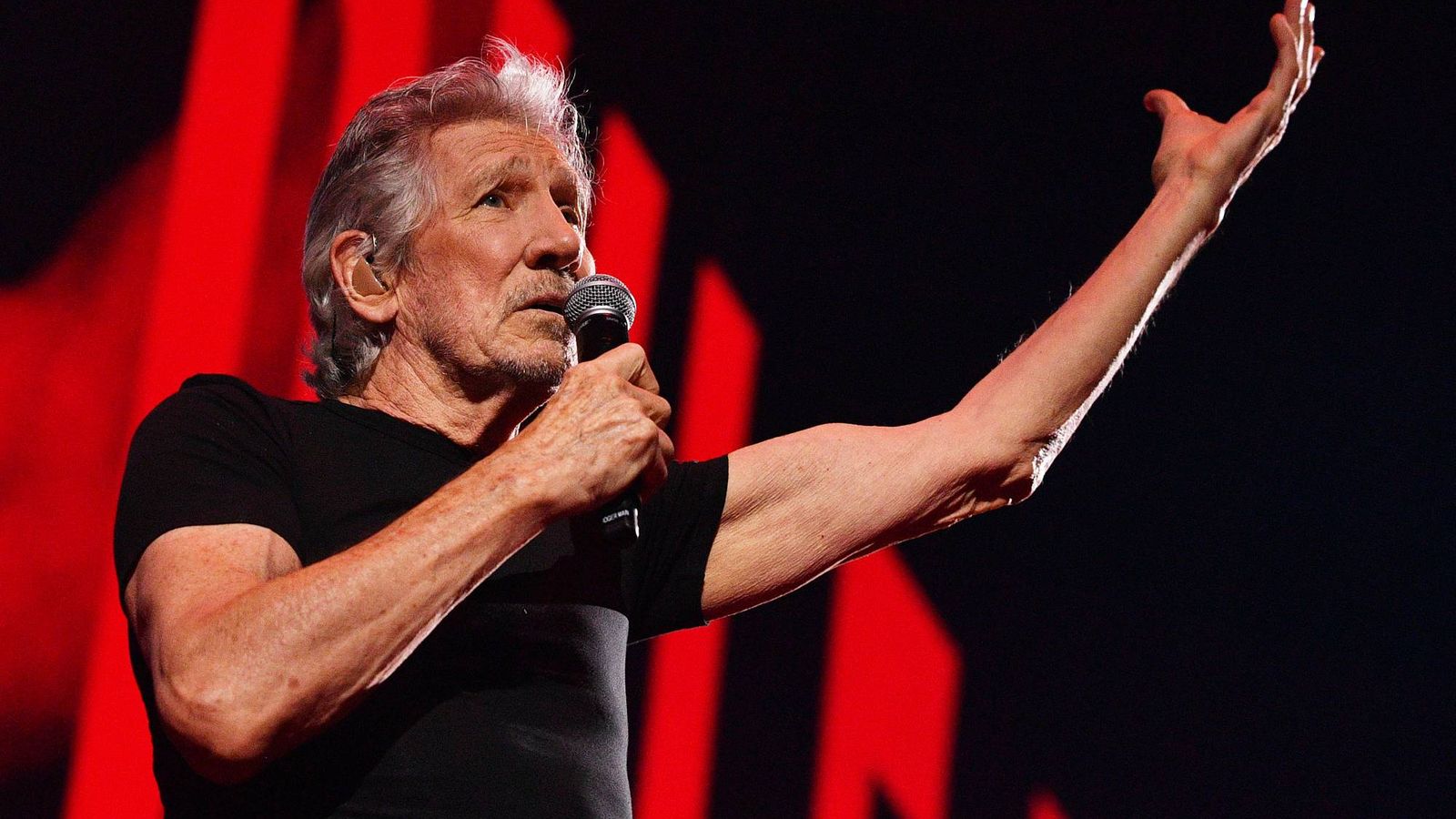 Roger Waters shares "reimagined" version of Pink Floyd's 'Comfortably Numb' with Palestinian singer Mona Miari, hopes it will be seen as "prophetic" — News news on dripviewz
