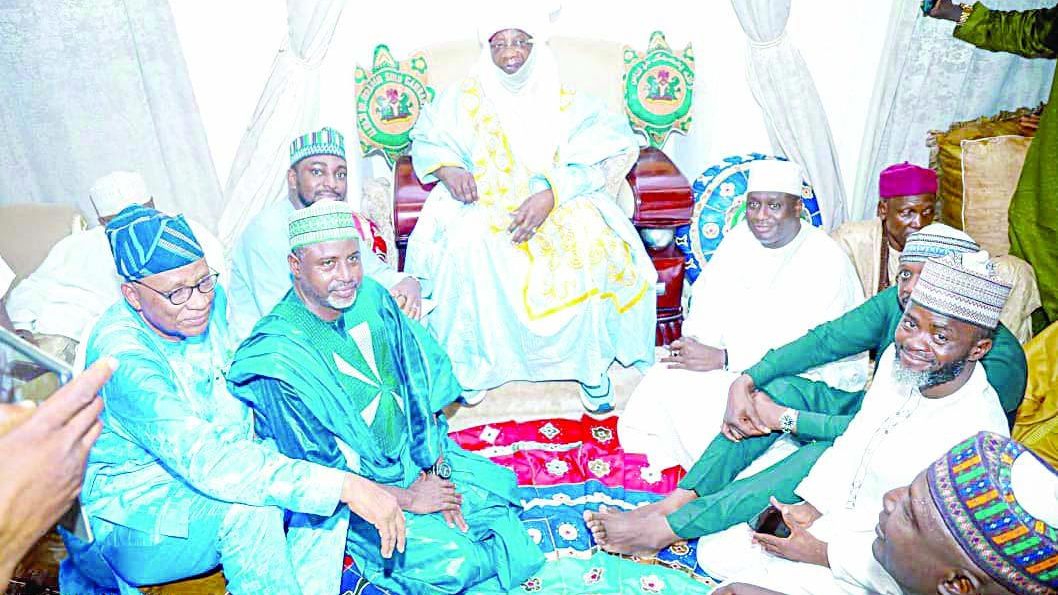 Emir of Ilorin gives royal blessings to candidates backed by Gov Abdulrazaq — Politics news on dripviewz