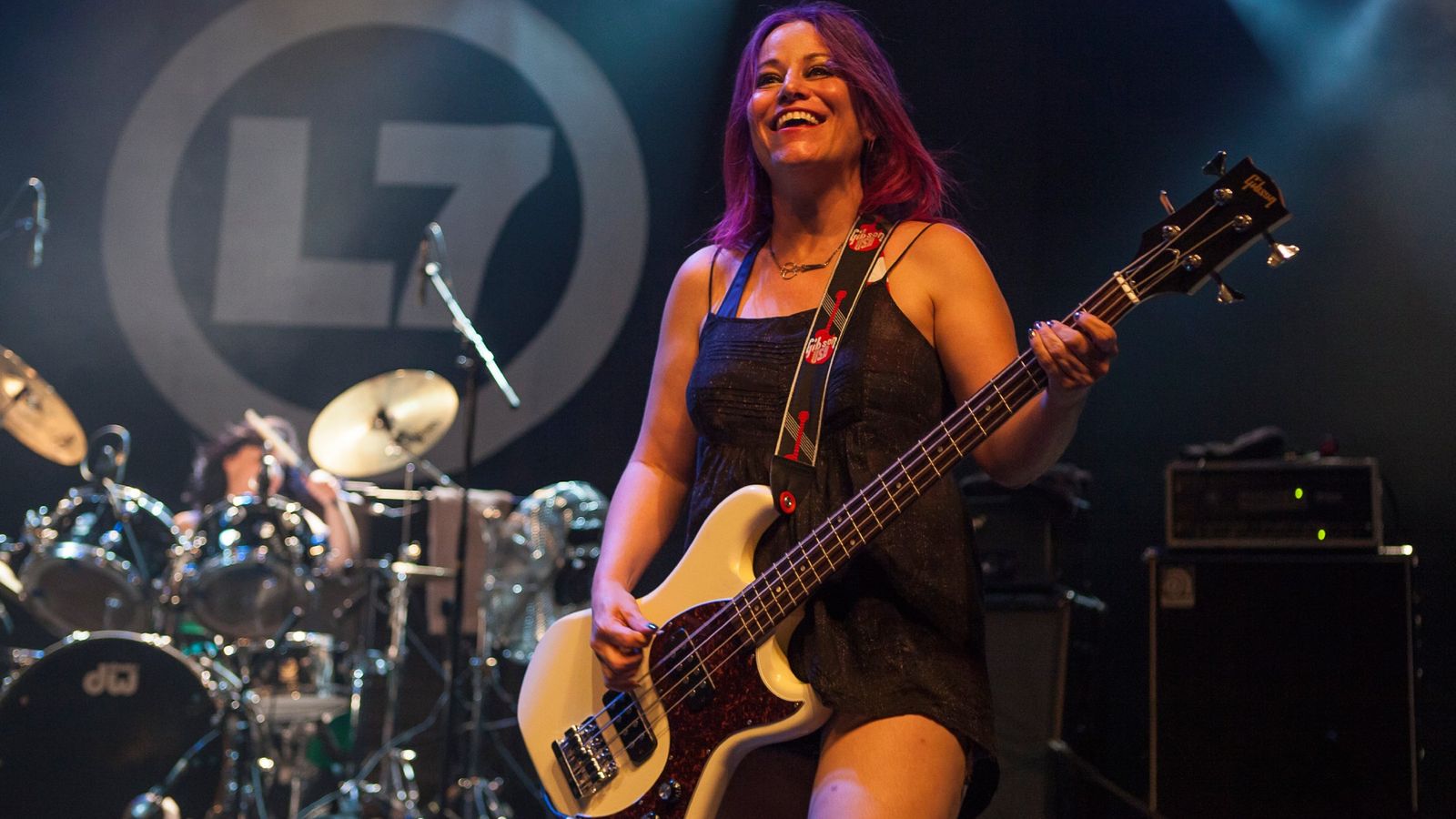 Jennifer Finch, L7 bassist and pioneering figure in LA punk scene, dies at 59 — News news on dripviewz