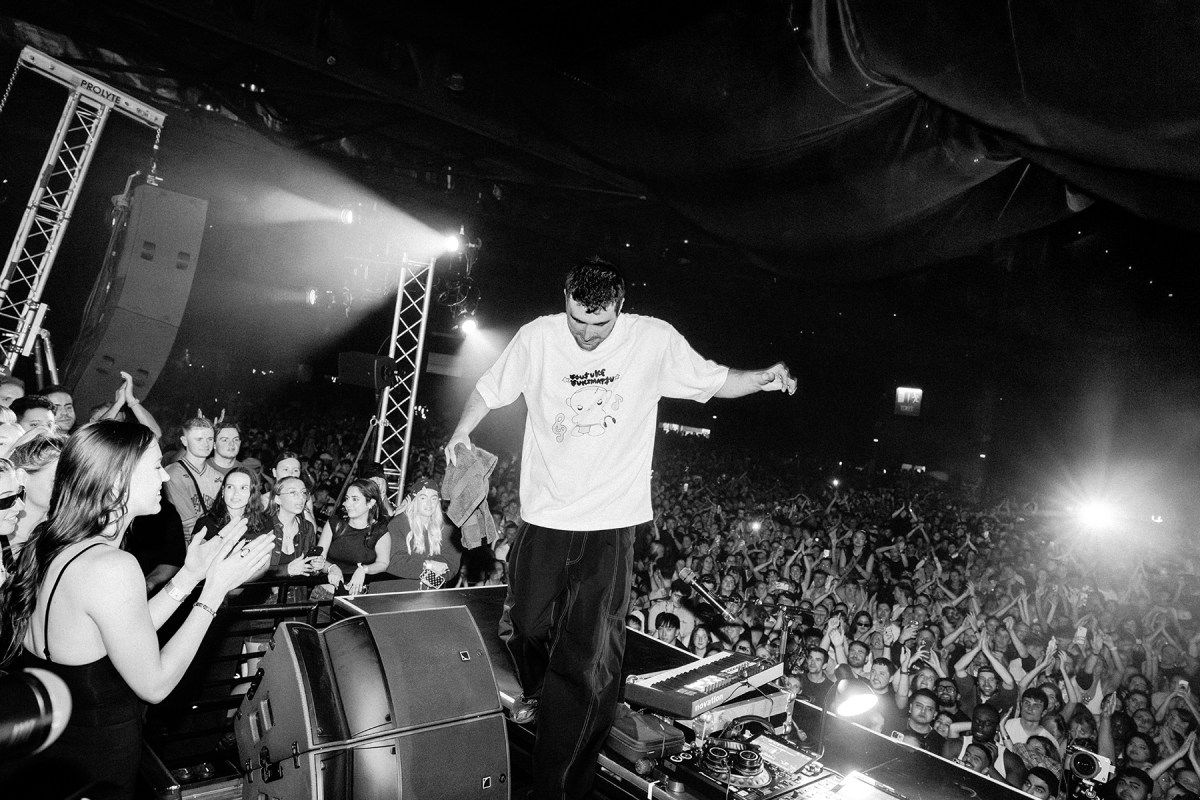 Fred again.. & Latin Mafia to Host Mixtape Production Livestream That Won't End Until the Mixtape Is Done