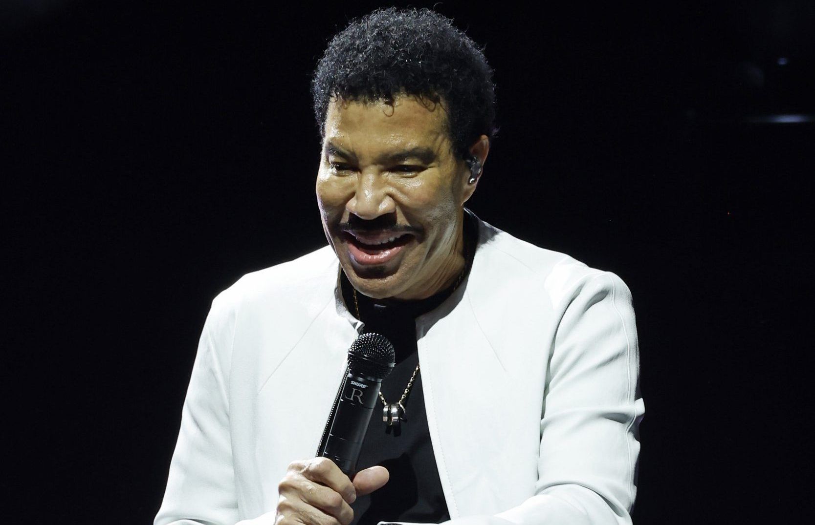 Lionel Richie, 77, cuts concert short after 'swaying uncontrollably' before falling ill