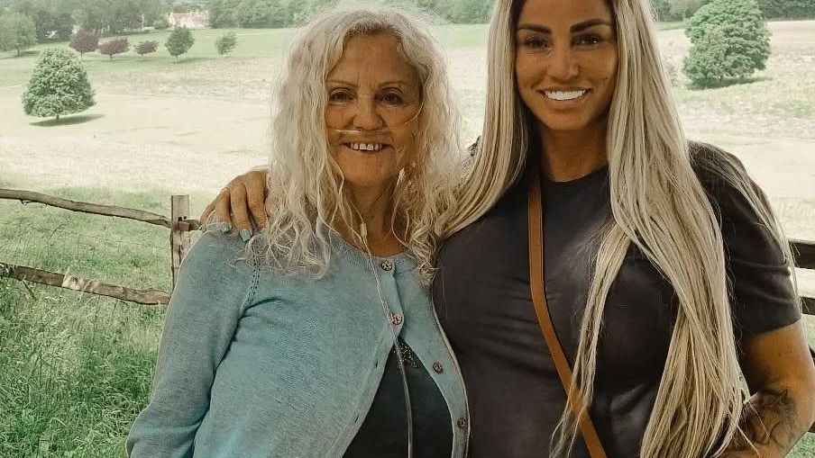 Katie Price says her terminally ill mother Amy Price has just 'days left' — News news on dripviewz