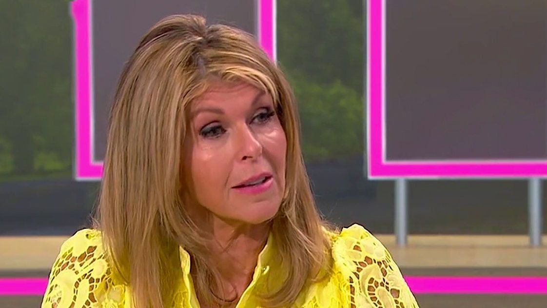 Kate Garraway oblivious to 'fingering' slip-up live on GMB while guest giggles — News news on dripviewz