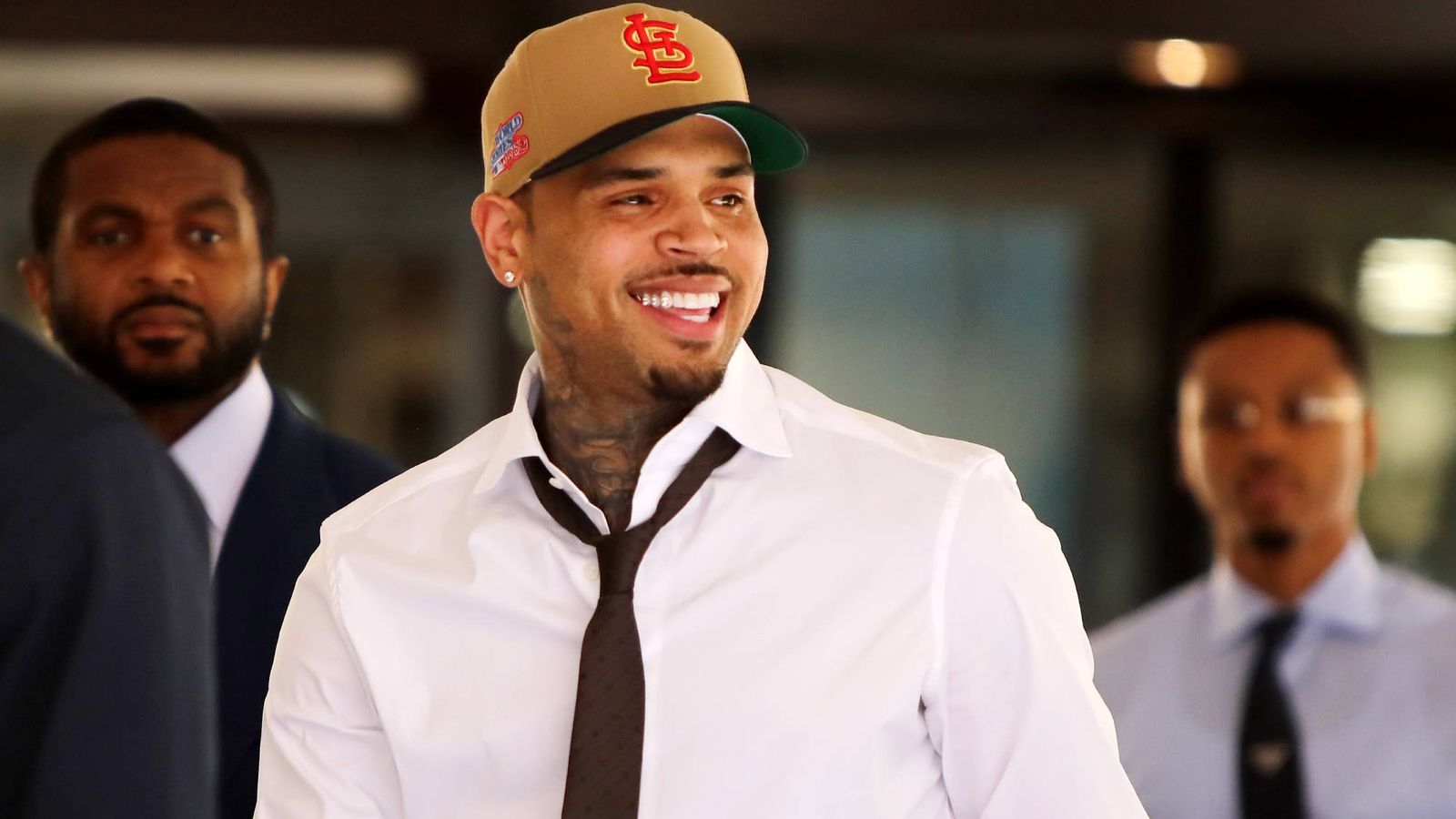 Chris Brown pleads guilty to affray over London nightclub bottle attack — Music news on dripviewz