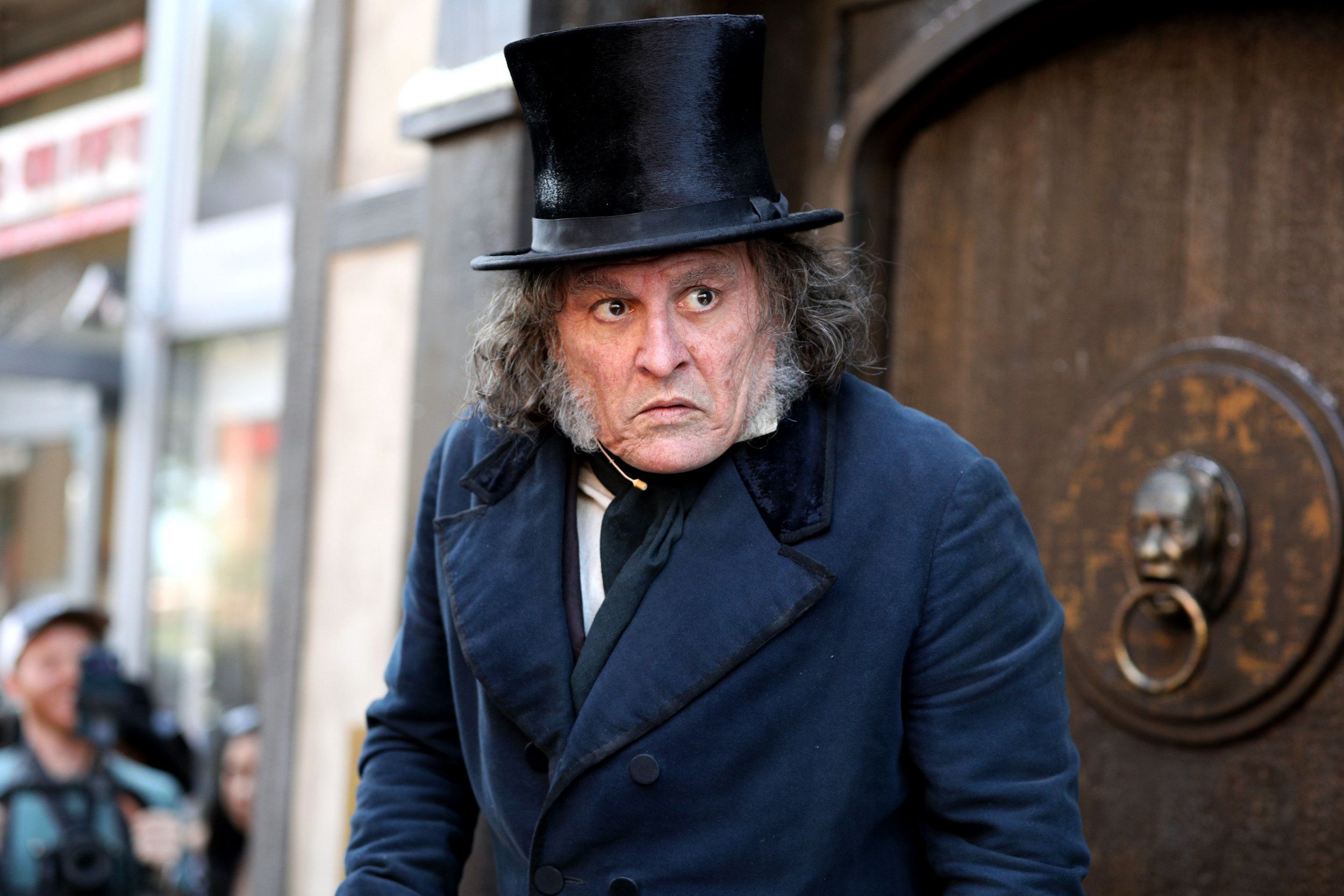 Johnny Depp's manipulative Ebenezer trailer has me worried