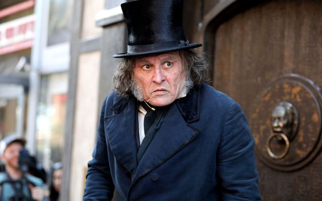 Johnny Depp's manipulative Ebenezer trailer has me worried