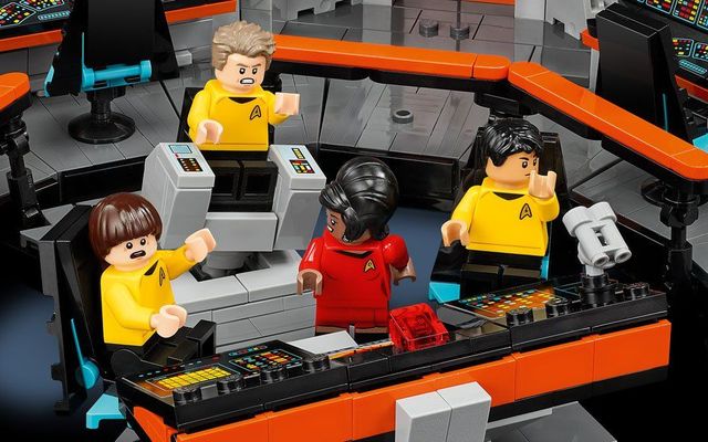 Lego's version of the original Star Trek Enterprise bridge looks authentically 60s — News story on dripviewz