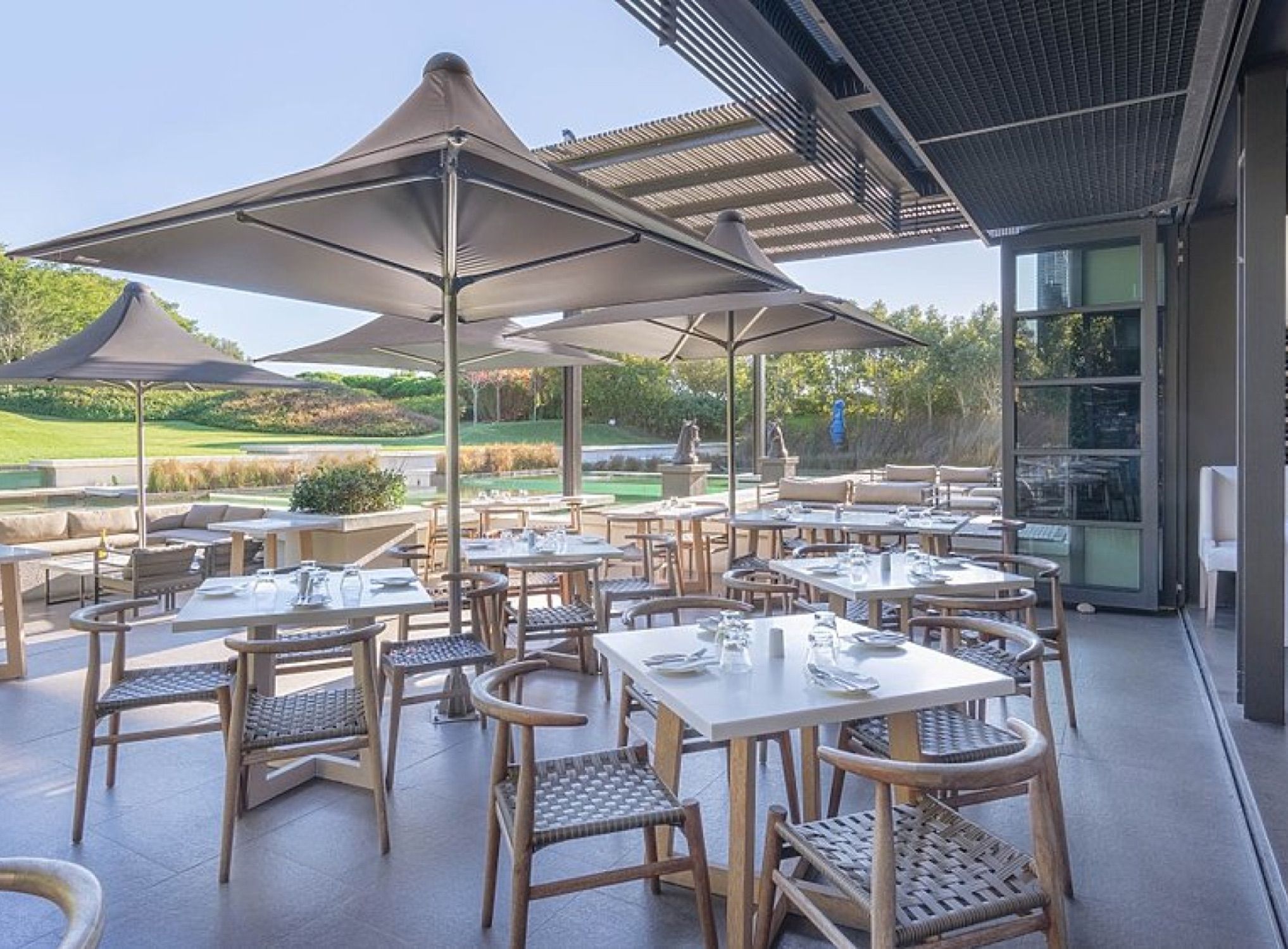 Bistro Sixteen82