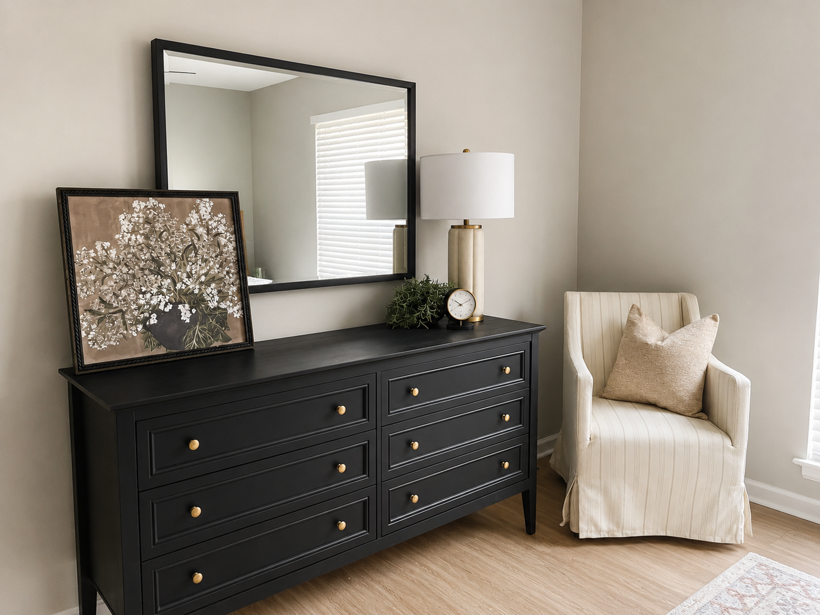 Jacksonville, dresser detail